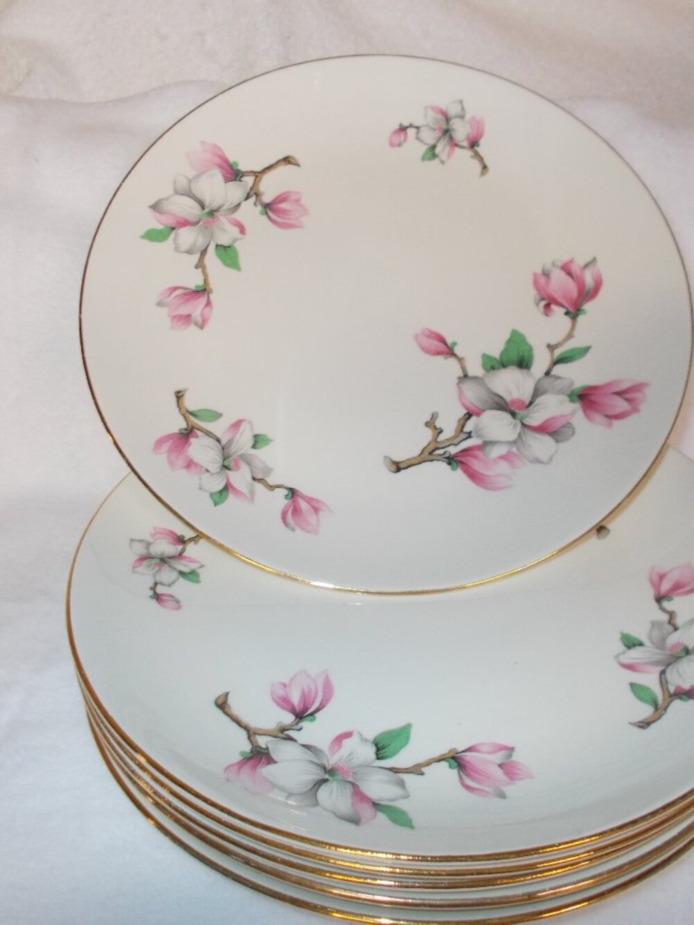 6 Vtg Homer Laughlin pink dogwood dinner plates with gold-color trim, 9"